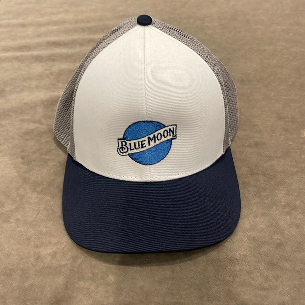 Blue Moon cap. Mesh back. Adjustable closure. Color- blue,white,gray. Size OS